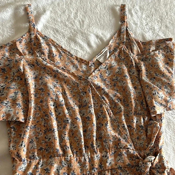 GUC Sienna Sky Floral Cold-Shoulder Blouse Top in M 🌸 - Picture 2 of 12